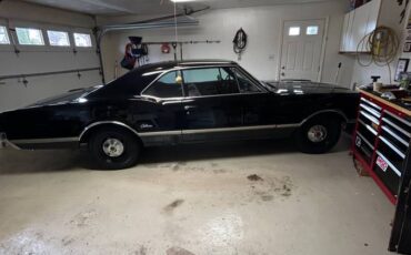 Oldsmobile-cutlass-1966-black-23