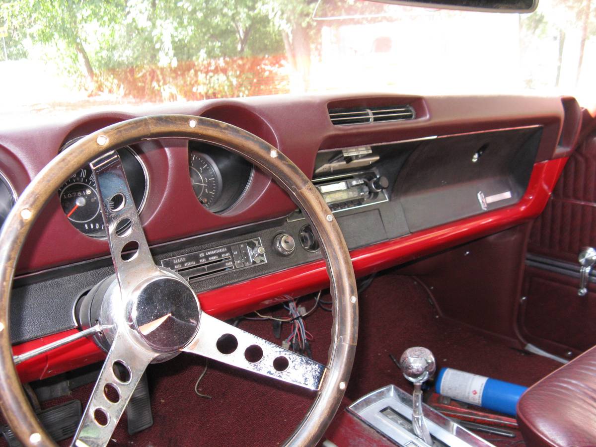 Oldsmobile-cutlass-1968-red-11