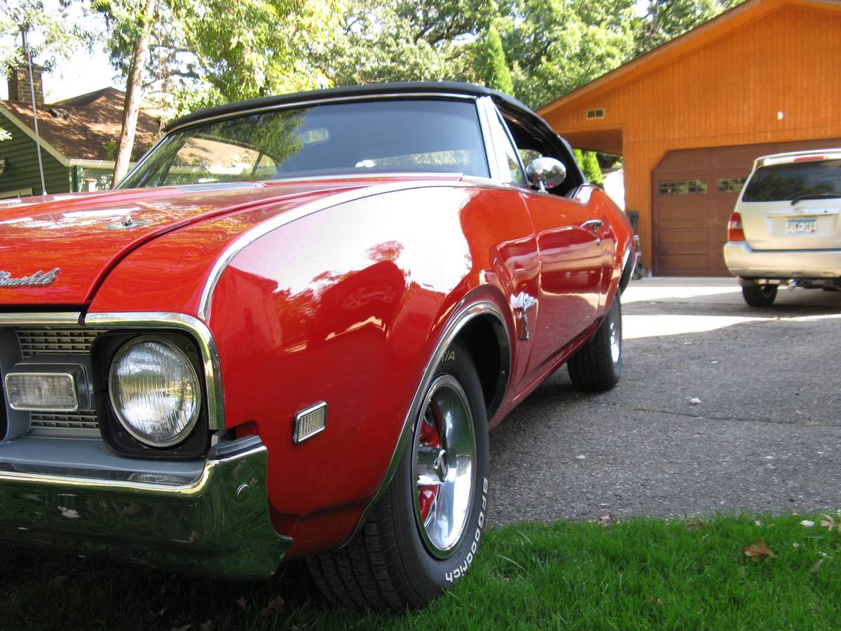 Oldsmobile-cutlass-1968-red-2