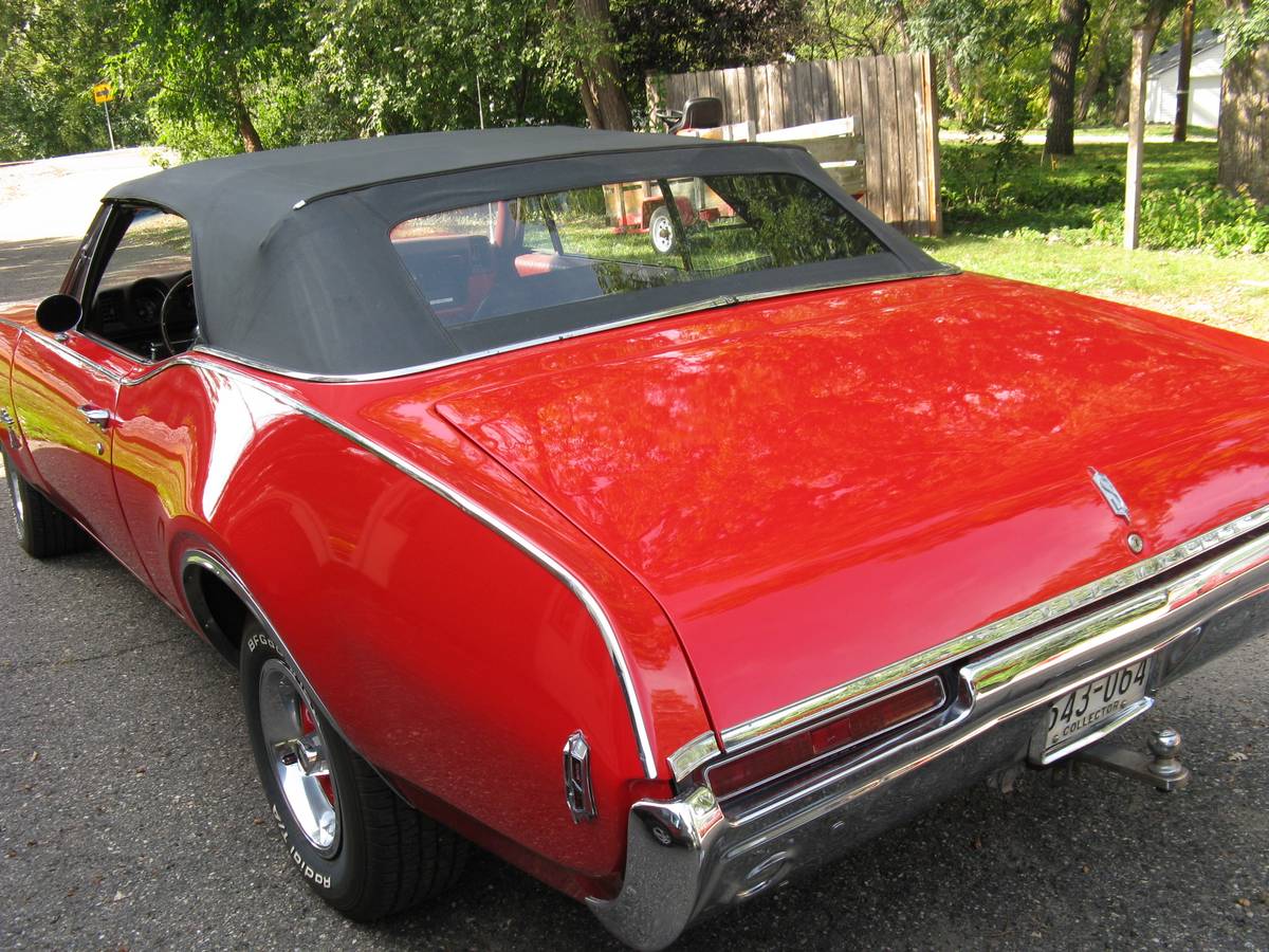 Oldsmobile-cutlass-1968-red-9