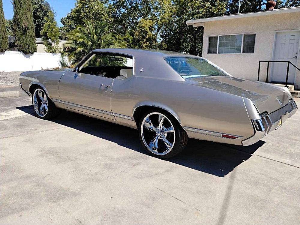 Oldsmobile-cutlass-1970-custom-14
