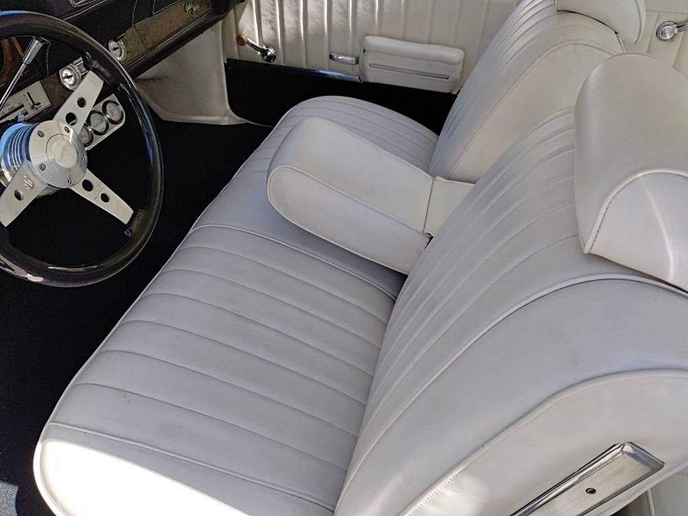 Oldsmobile-cutlass-1970-custom-18