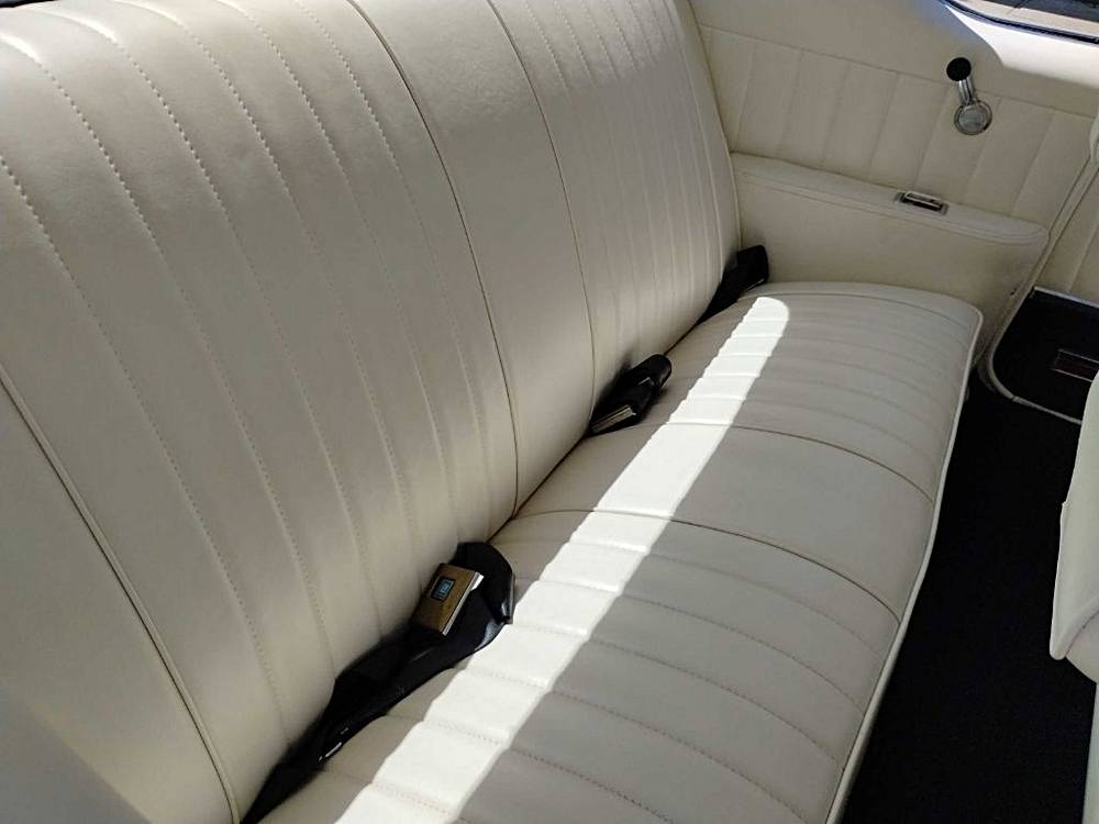 Oldsmobile-cutlass-1970-custom-20