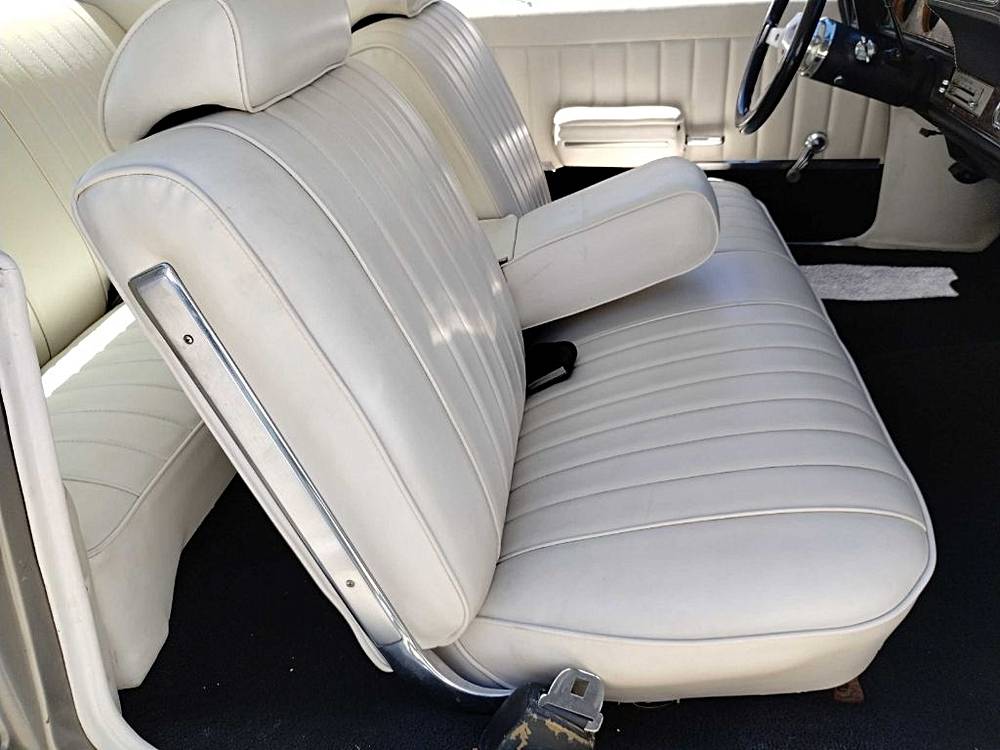 Oldsmobile-cutlass-1970-custom-21
