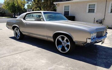 Oldsmobile-cutlass-1970-custom-29