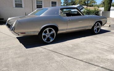 Oldsmobile-cutlass-1970-custom-30