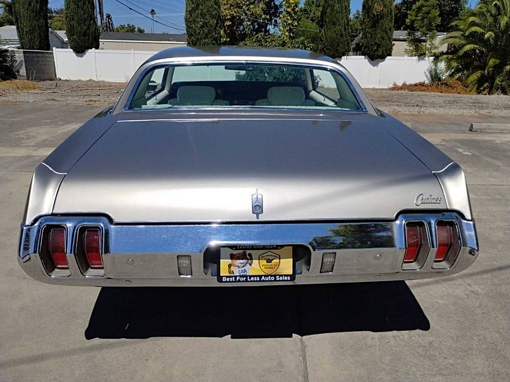 Oldsmobile-cutlass-1970-custom-31