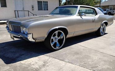 Oldsmobile-cutlass-1970-custom