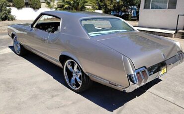 Oldsmobile-cutlass-1970-custom-8