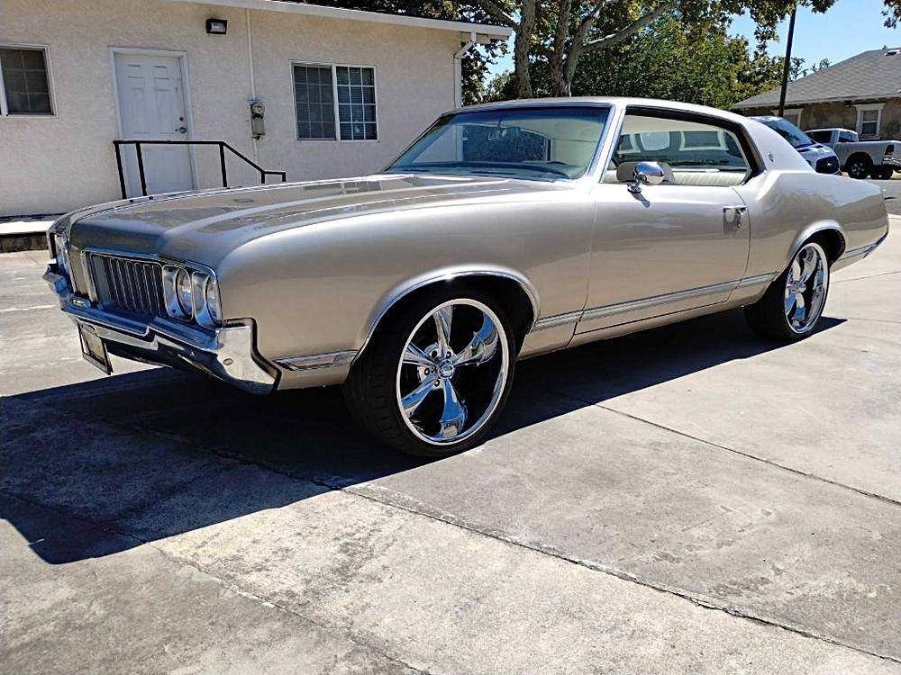 Oldsmobile-cutlass-1970-custom