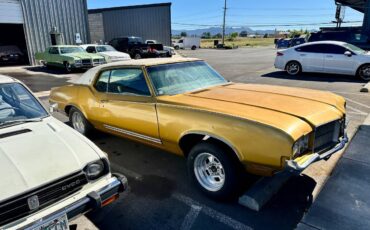 Oldsmobile-cutlass-1971-yellow-3