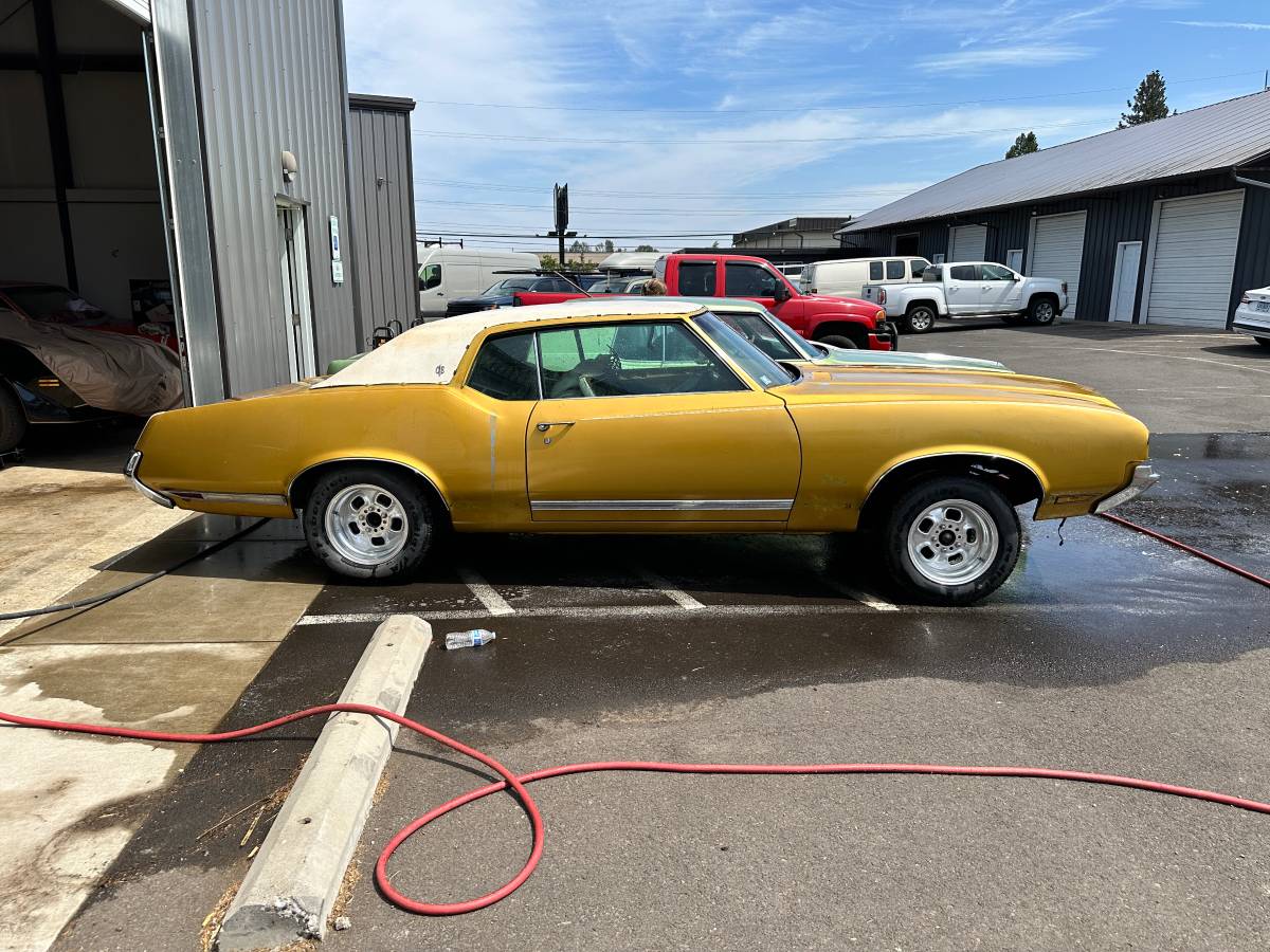 Oldsmobile-cutlass-1971-yellow-4