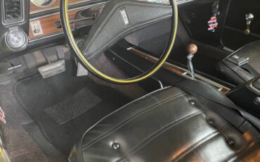 Oldsmobile-cutlass-1972-yellow-3