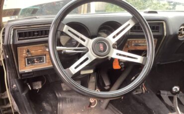 Oldsmobile-cutlass-1975-black-12