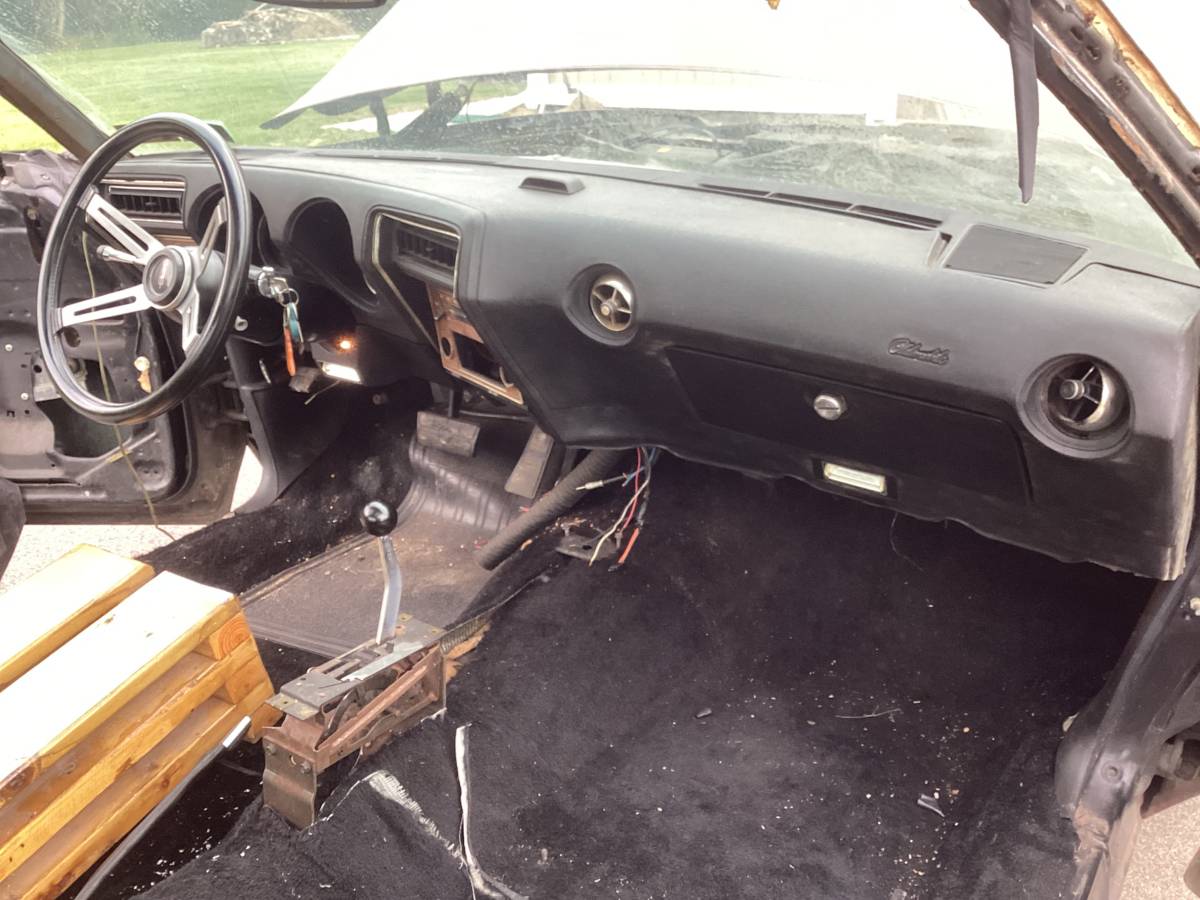 Oldsmobile-cutlass-1975-black-13