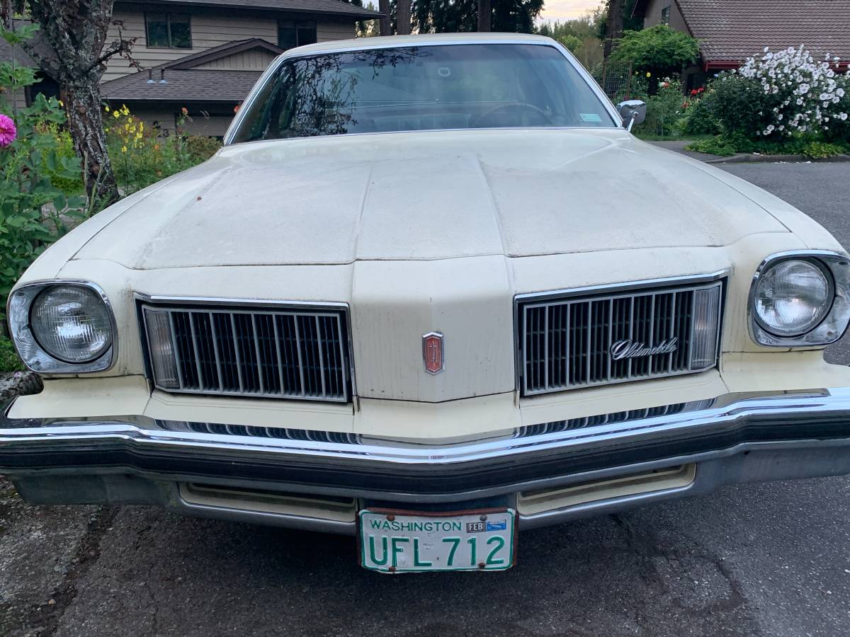 Oldsmobile-cutlass-1975-yellow-1