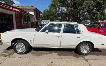 Oldsmobile-cutlass-1980-white