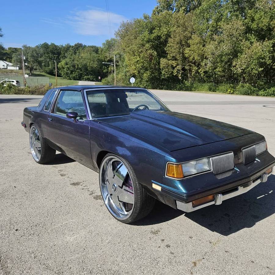 Oldsmobile-cutlass-1988-purple-2