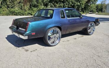 Oldsmobile-cutlass-1988-purple-3