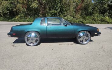 Oldsmobile-cutlass-1988-purple-5