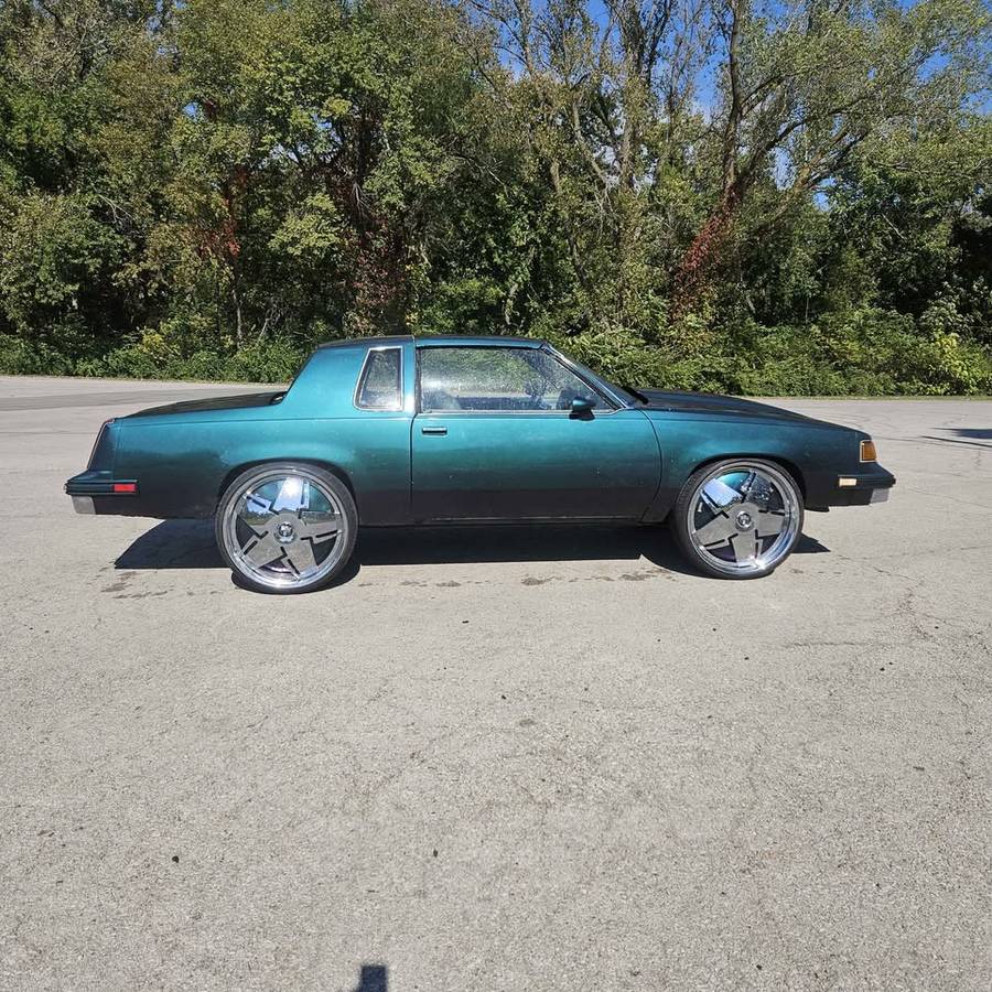 Oldsmobile-cutlass-1988-purple-5