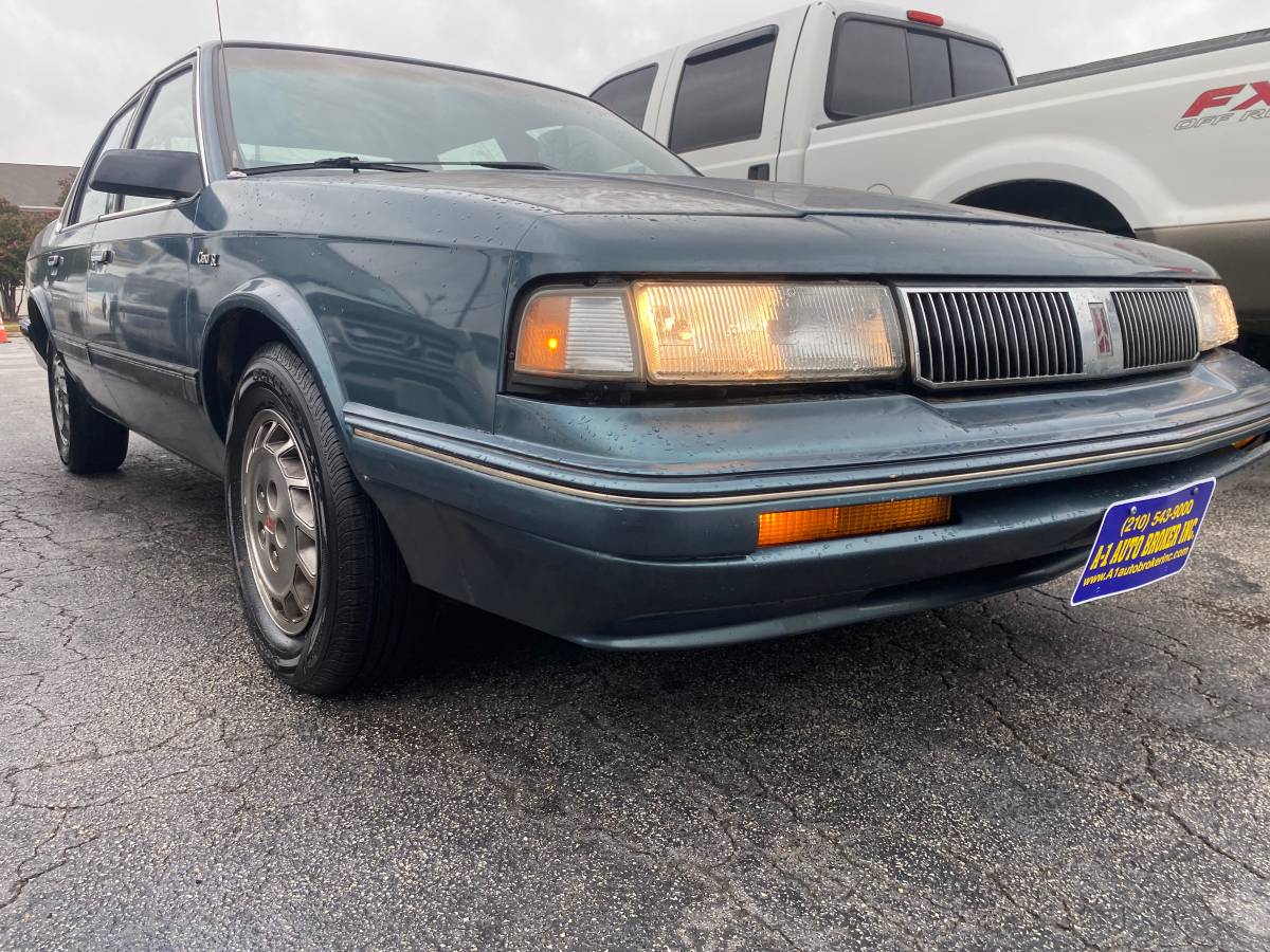 Oldsmobile-cutlass-ciera-1996-green-50