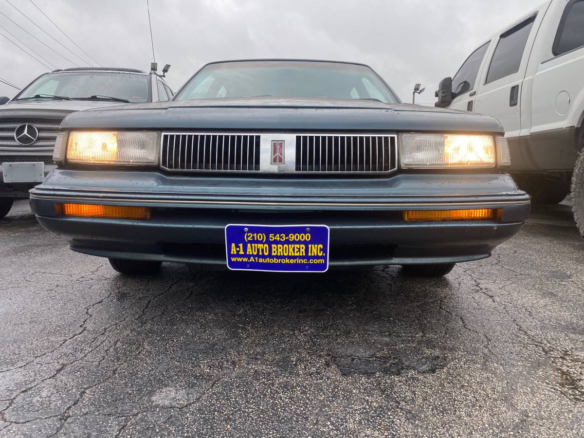 Oldsmobile-cutlass-ciera-1996-green-58