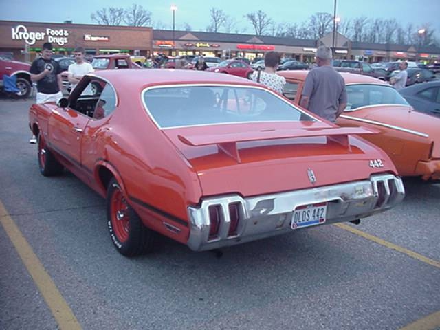 Oldsmobile-cutlass-s-1970-orange-2