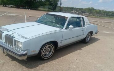 Oldsmobile-cutlass-supreme-1948-plymouth-1978-4