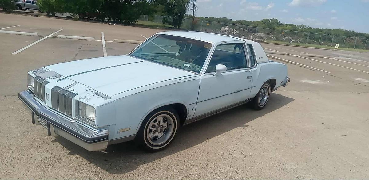 Oldsmobile-cutlass-supreme-1948-plymouth-1978-4