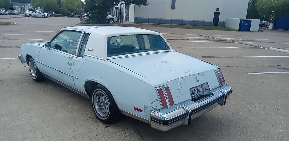 Oldsmobile-cutlass-supreme-1948-plymouth-1978-5