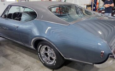 Oldsmobile-cutlass-supreme-1968-21