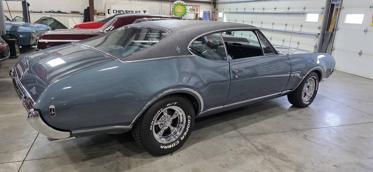 Oldsmobile-cutlass-supreme-1968