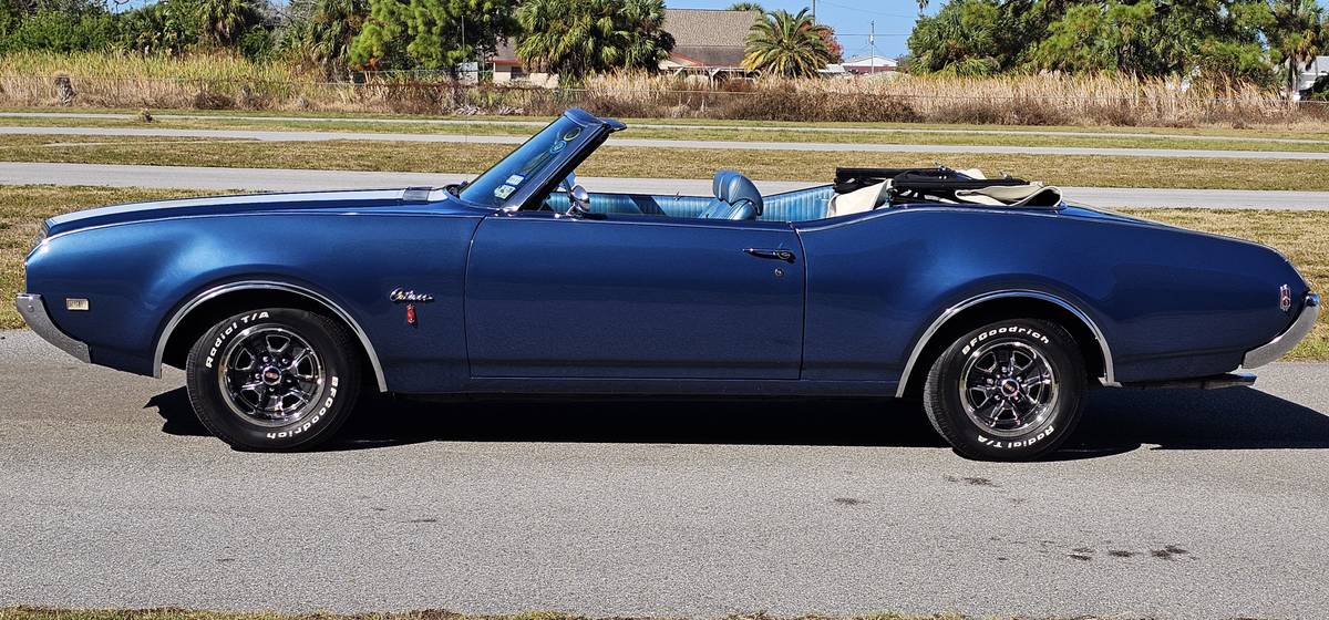 Oldsmobile-cutlass-supreme-1969-blue-1