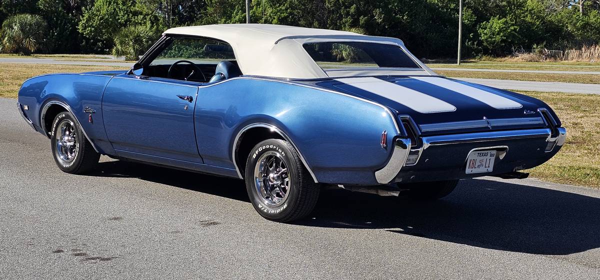 Oldsmobile-cutlass-supreme-1969-blue-11