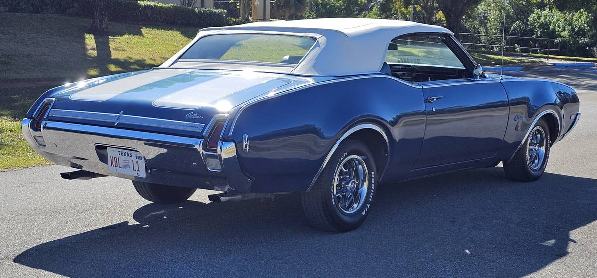 Oldsmobile-cutlass-supreme-1969-blue-13
