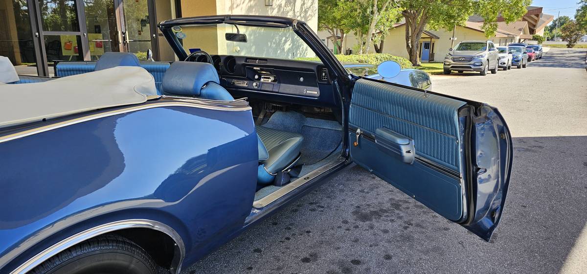 Oldsmobile-cutlass-supreme-1969-blue-20