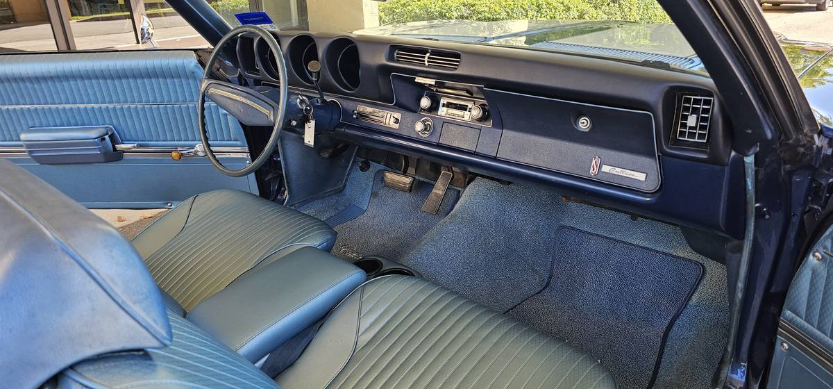 Oldsmobile-cutlass-supreme-1969-blue-21