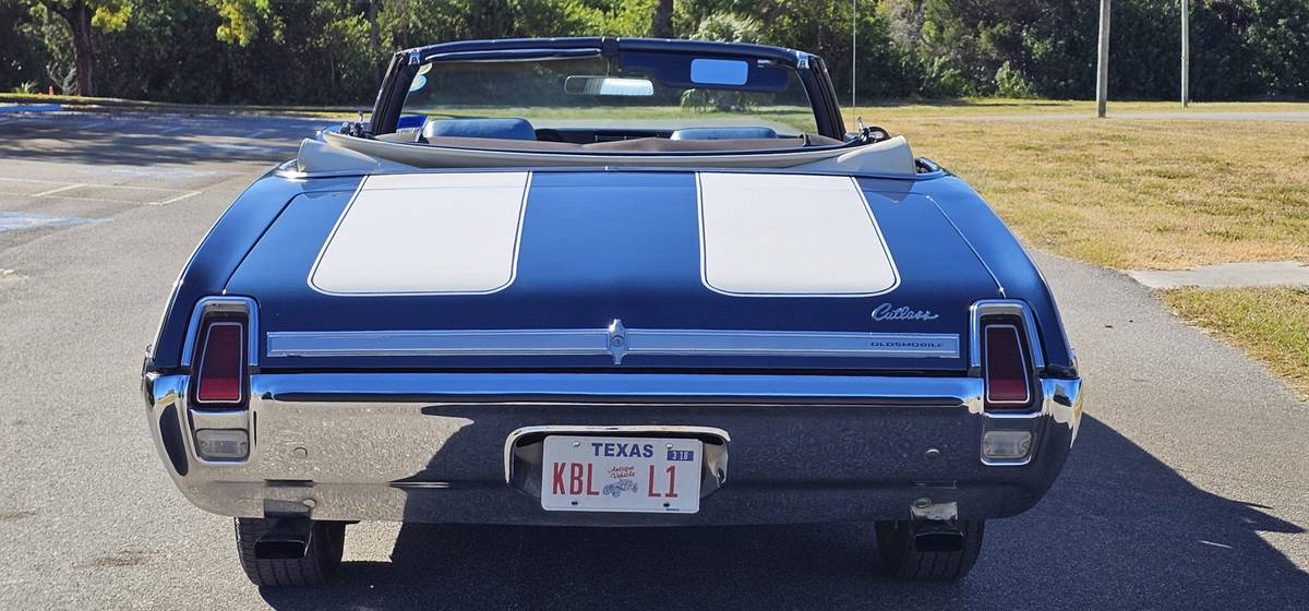 Oldsmobile-cutlass-supreme-1969-blue-3