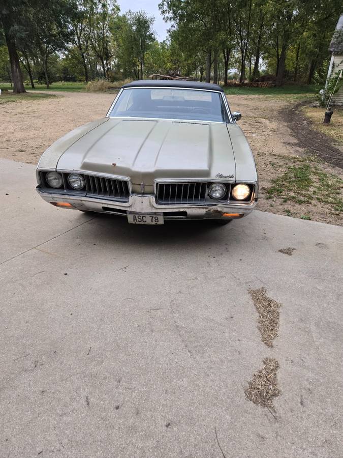 Oldsmobile-cutlass-supreme-1969-silver-2