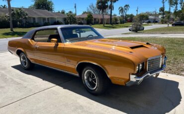 Oldsmobile-cutlass-supreme-1972-orange