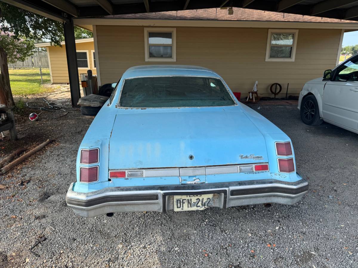 Oldsmobile-cutlass-supreme-1975-2