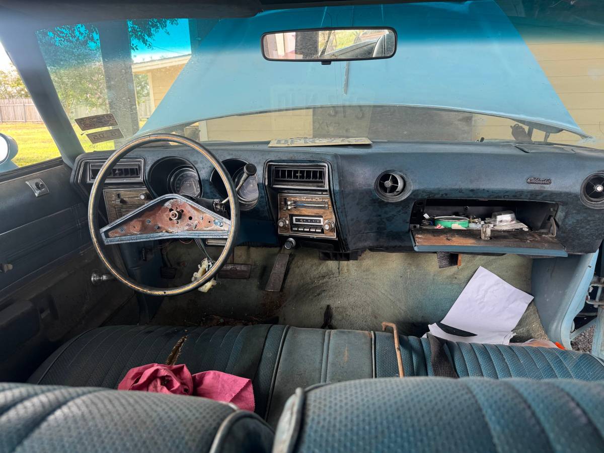 Oldsmobile-cutlass-supreme-1975-9