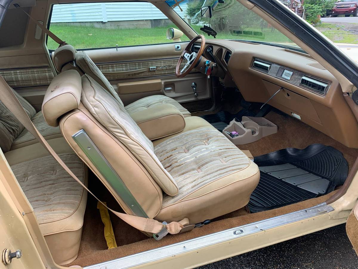 Oldsmobile-cutlass-supreme-1977-1