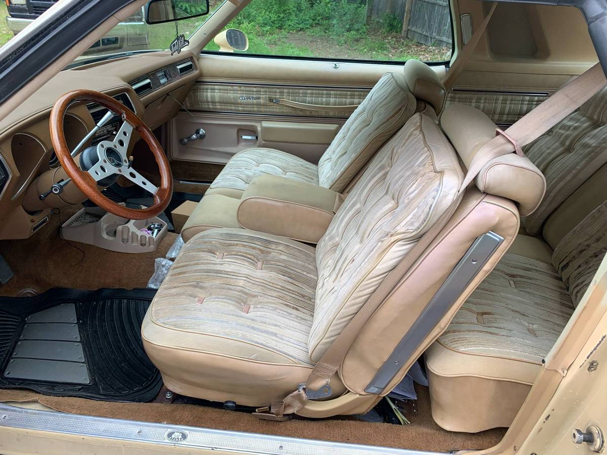 Oldsmobile-cutlass-supreme-1977-12