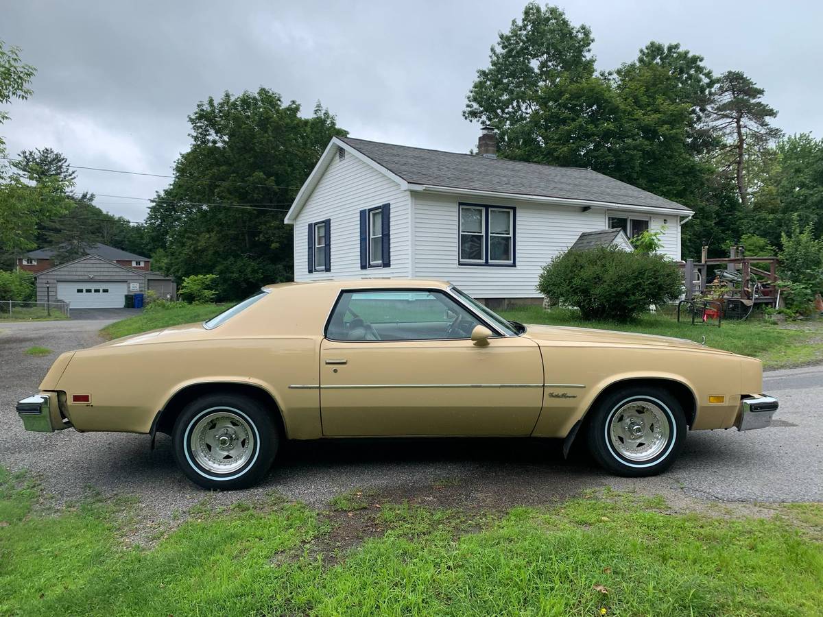 Oldsmobile-cutlass-supreme-1977-3