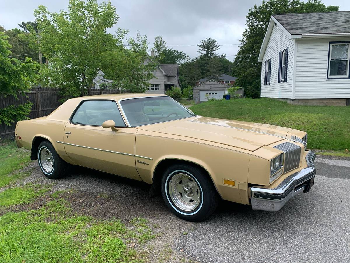 Oldsmobile-cutlass-supreme-1977-34