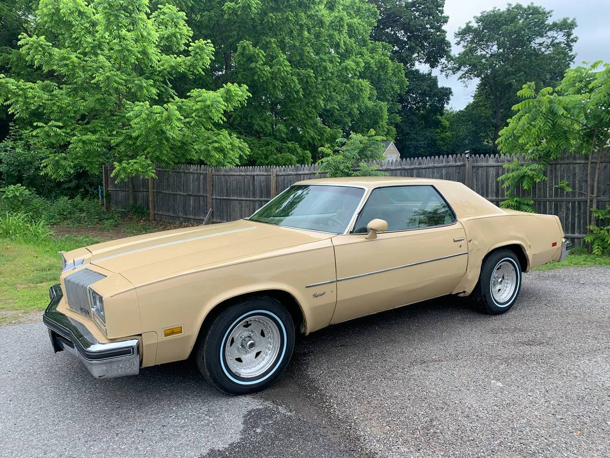 Oldsmobile-cutlass-supreme-1977-35