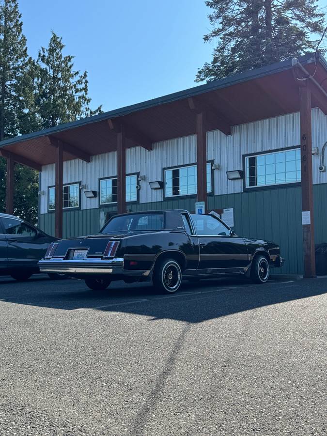 Oldsmobile-cutlass-supreme-1978-black-5