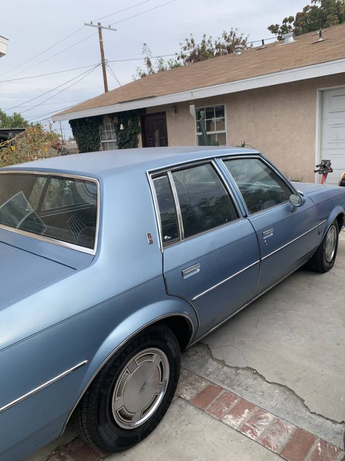 Oldsmobile-cutlass-supreme-1981-11